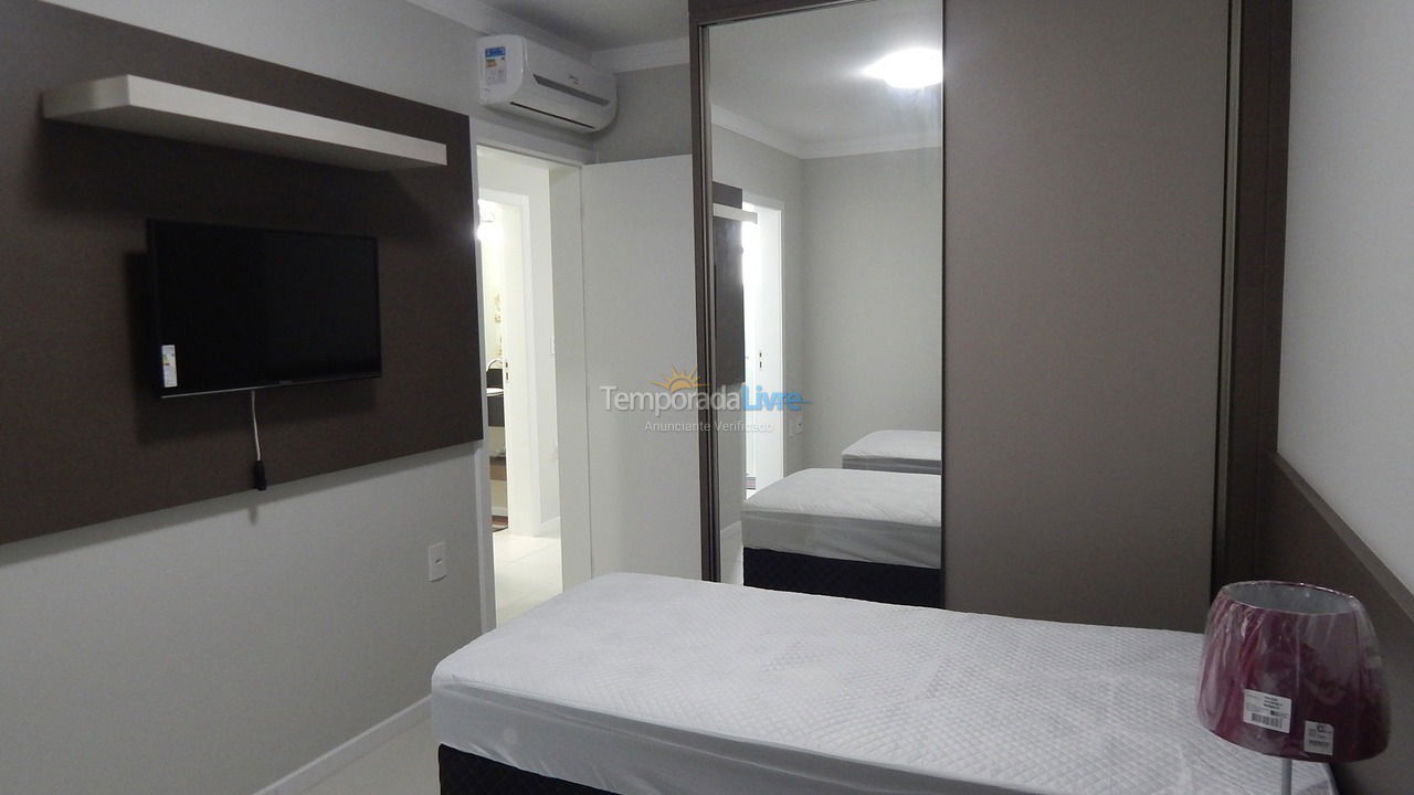 Apartamento para aluguel de temporada em Florianopolis (Praia dos Ingleses)