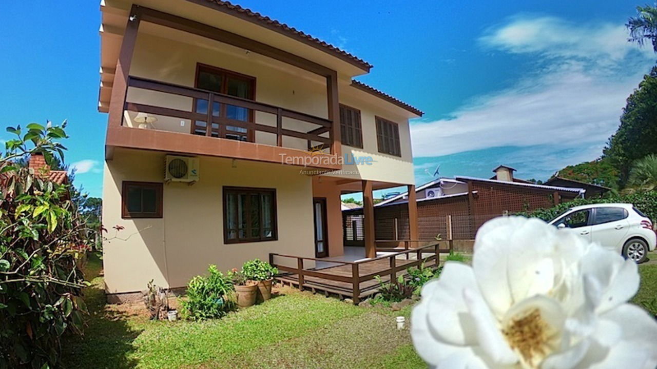 Casa para aluguel de temporada em Garopaba (Praia da Barra)