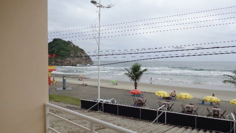 ÓTIMO APARTAMENTO FRENTE MAR NA PRAINHA, WI-FI, AC, CHURRASQUEIRA