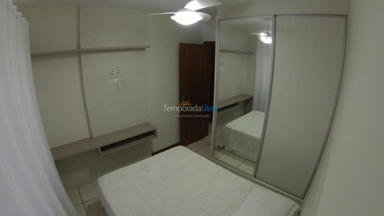 Apartamento para aluguel de temporada em Itapema (Meia Praia)