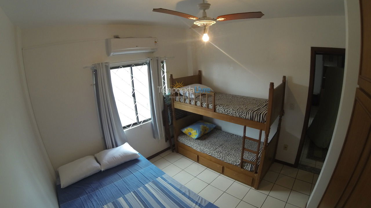 Apartamento para aluguel de temporada em Itapema (Meia Praia)