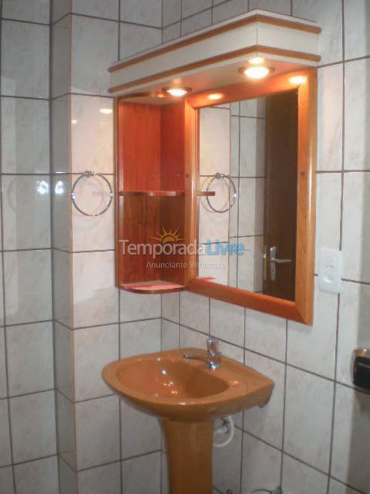 Apartamento para aluguel de temporada em Itapema (Meia Praia)