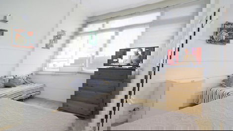 16Flats: STUDIO 103