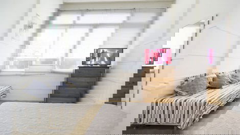 16Flats: STUDIO 103