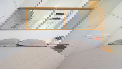 16Flats: STUDIO 103