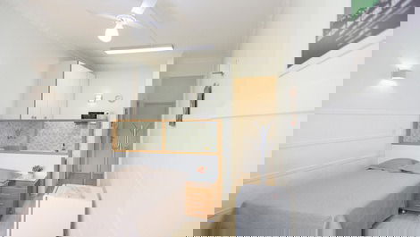 16Flats: STUDIO 103