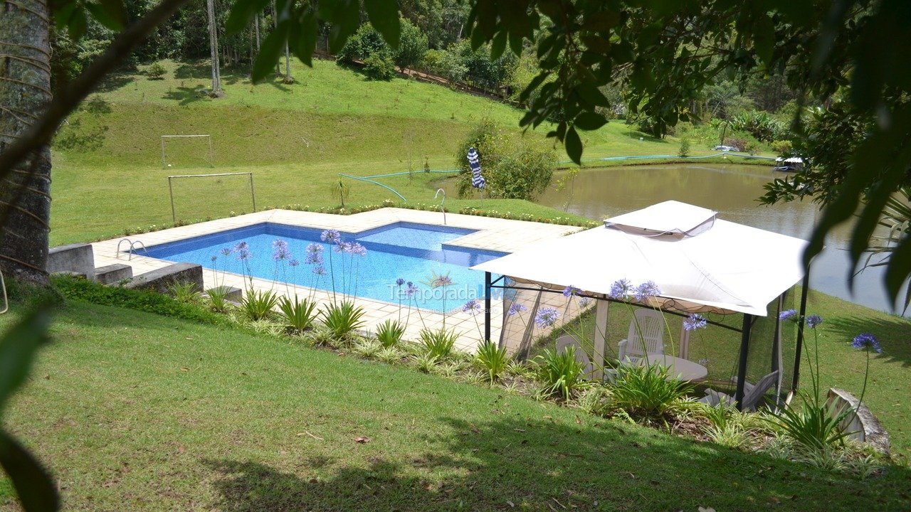 Casa para aluguel de temporada em Mogi das Cruzes (Biritiba Ussu)