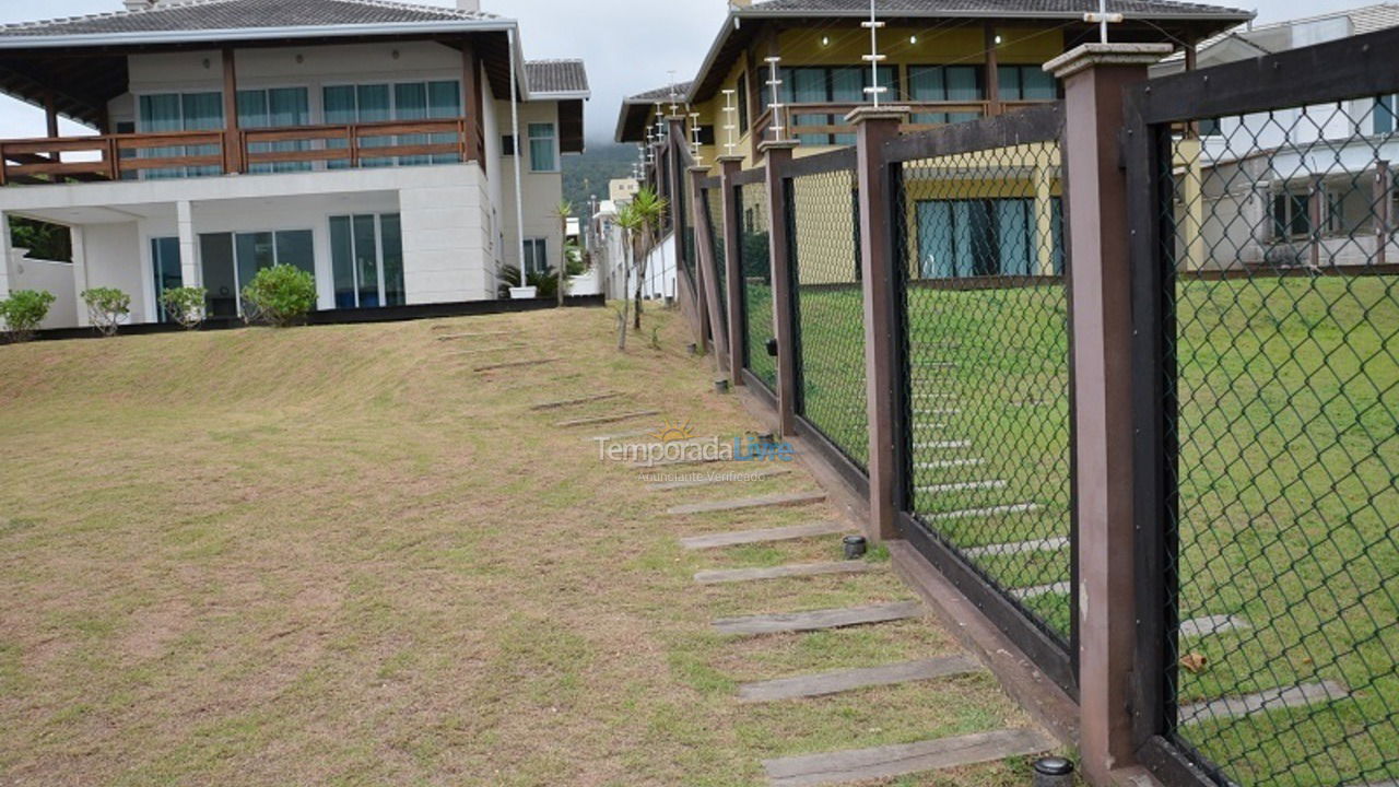 Casa para alquiler de vacaciones em Balneário Camboriú (Praia do Estaleirinho)