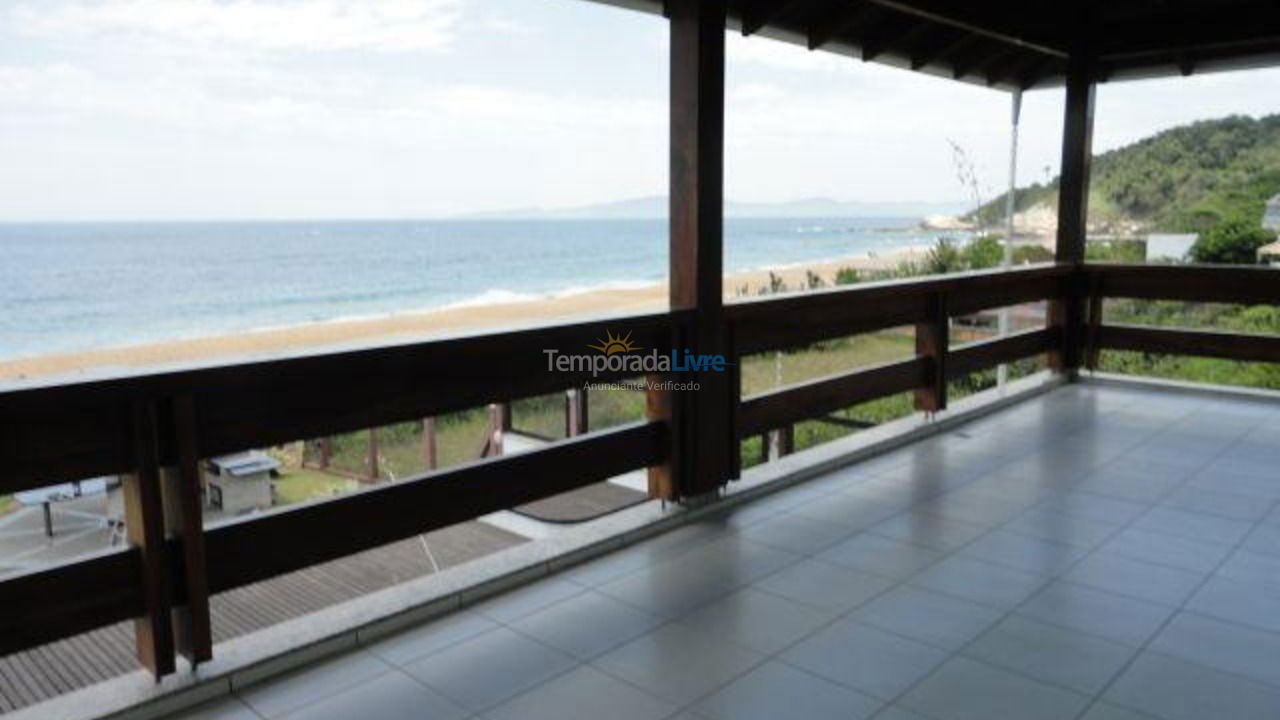 Casa para aluguel de temporada em Balneário Camboriú (Praia do Estaleirinho)