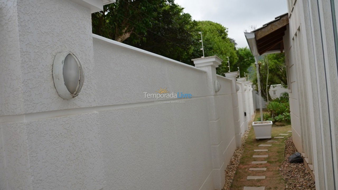 Casa para alquiler de vacaciones em Balneário Camboriú (Praia do Estaleirinho)