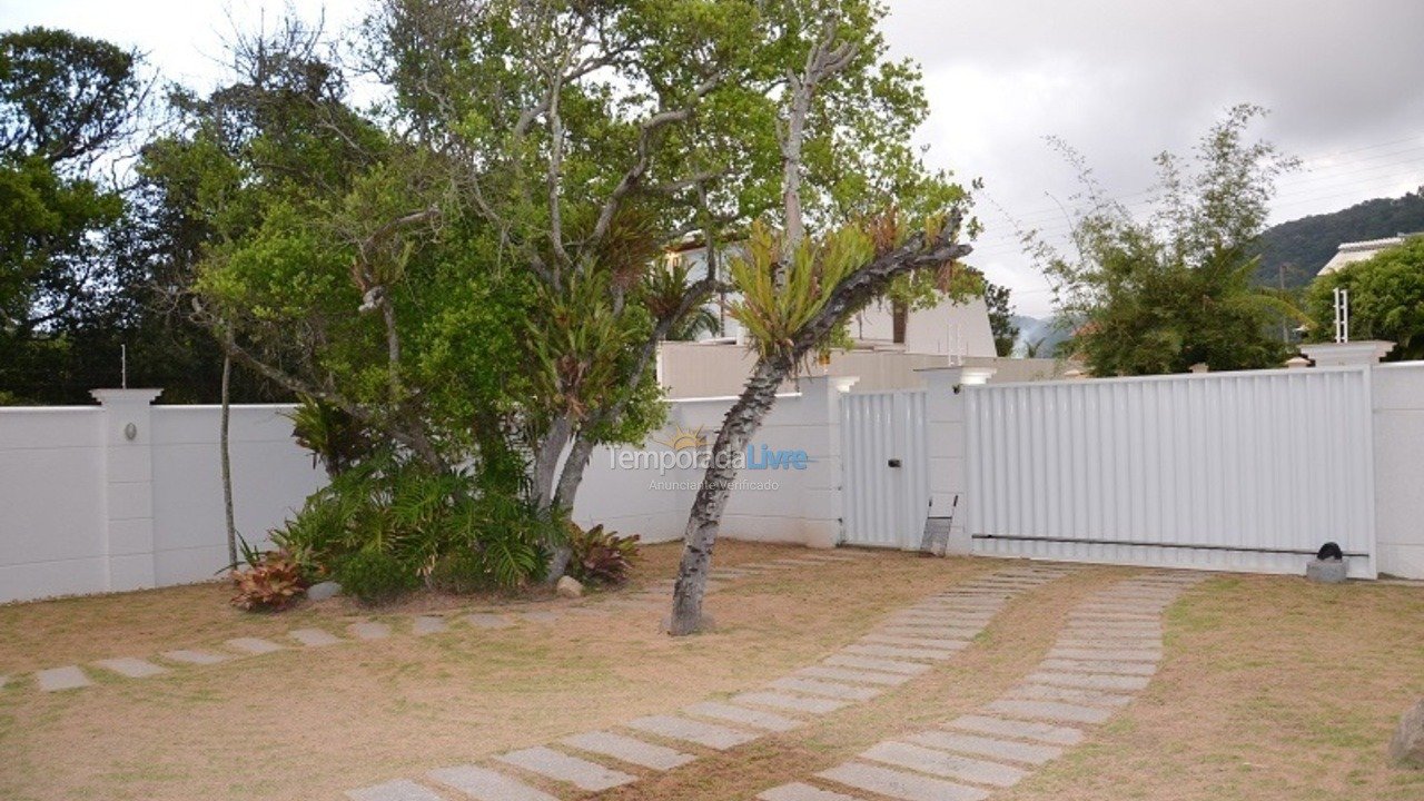 House for vacation rental in Balneário Camboriú (Praia do Estaleirinho)