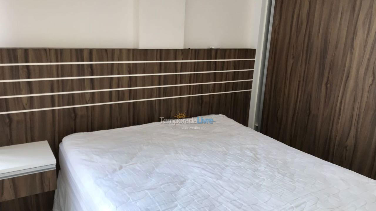 Apartamento para aluguel de temporada em Itapema (Meia Praia)