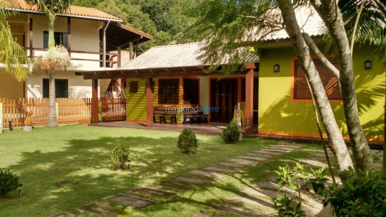 Casa para aluguel de temporada em Garopaba (Praia da Ferrugem)