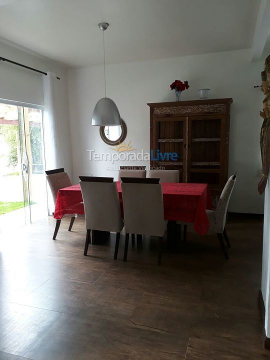 Casa para alquiler de vacaciones em Garopaba (Praia da Ferrugem)