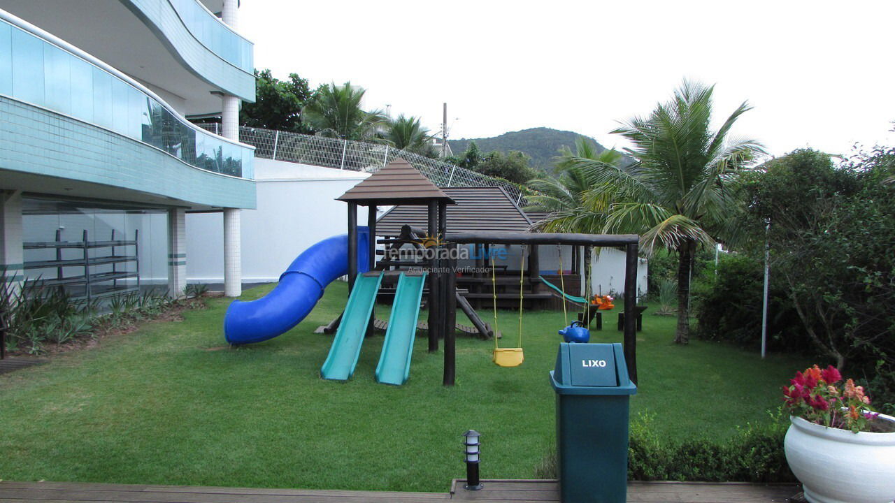 Apartamento para aluguel de temporada em Florianópolis (Praia Brava)