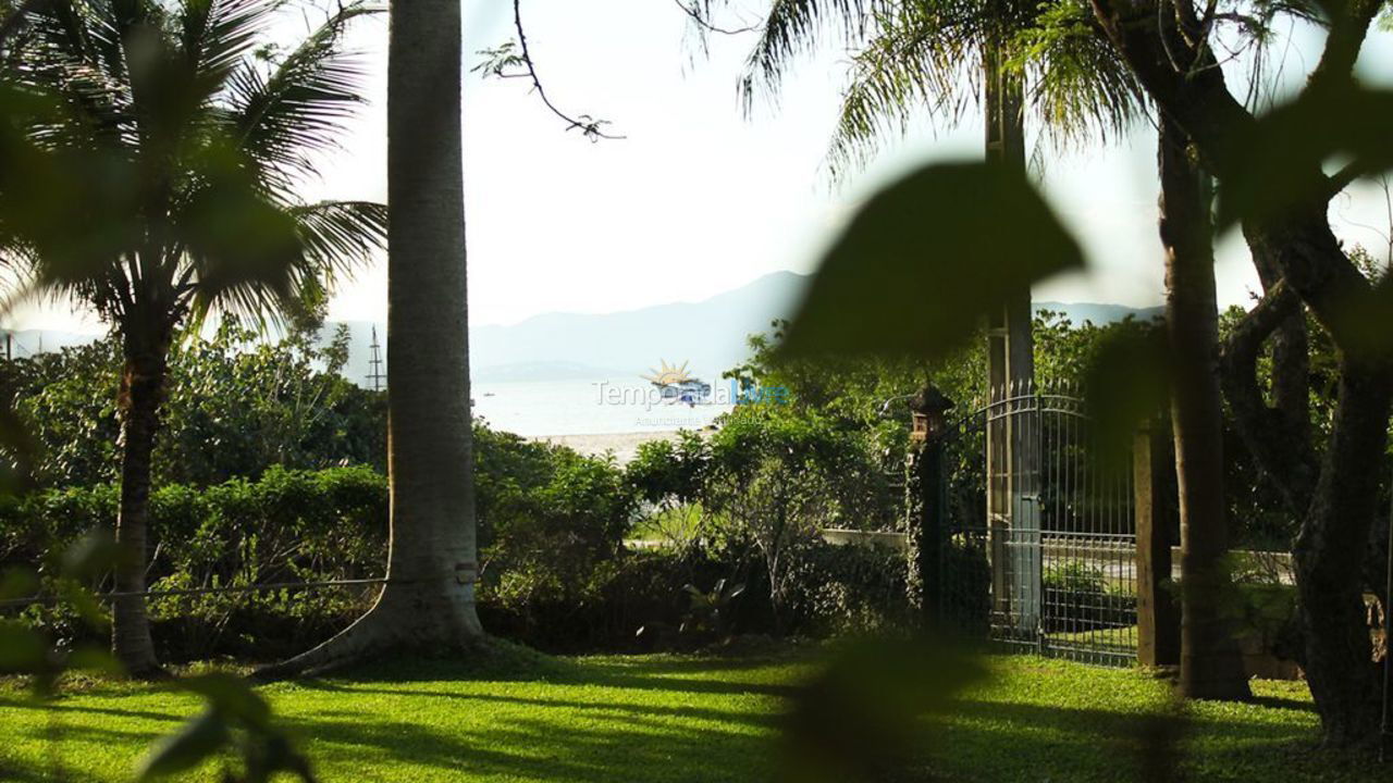 Casa para aluguel de temporada em Florianópolis (Ponta das Canas)