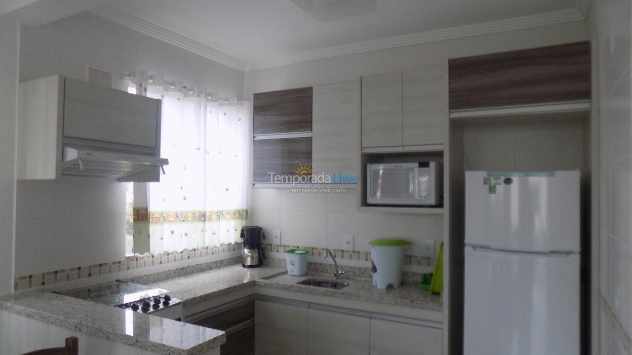 Apartamento para alquiler de vacaciones em Governador Celso Ramos (Praia de Palmas)