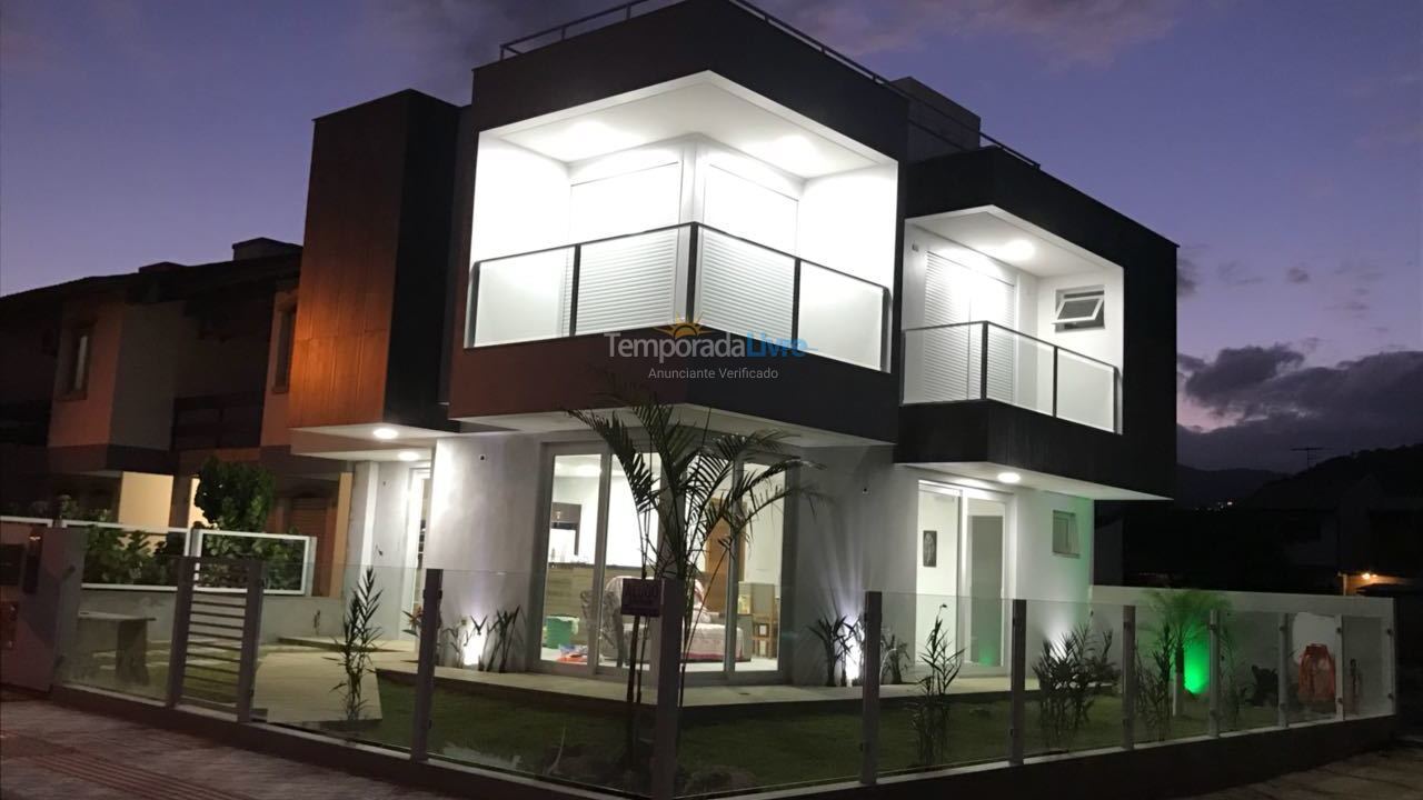 House for vacation rental in Garopaba (Centro)
