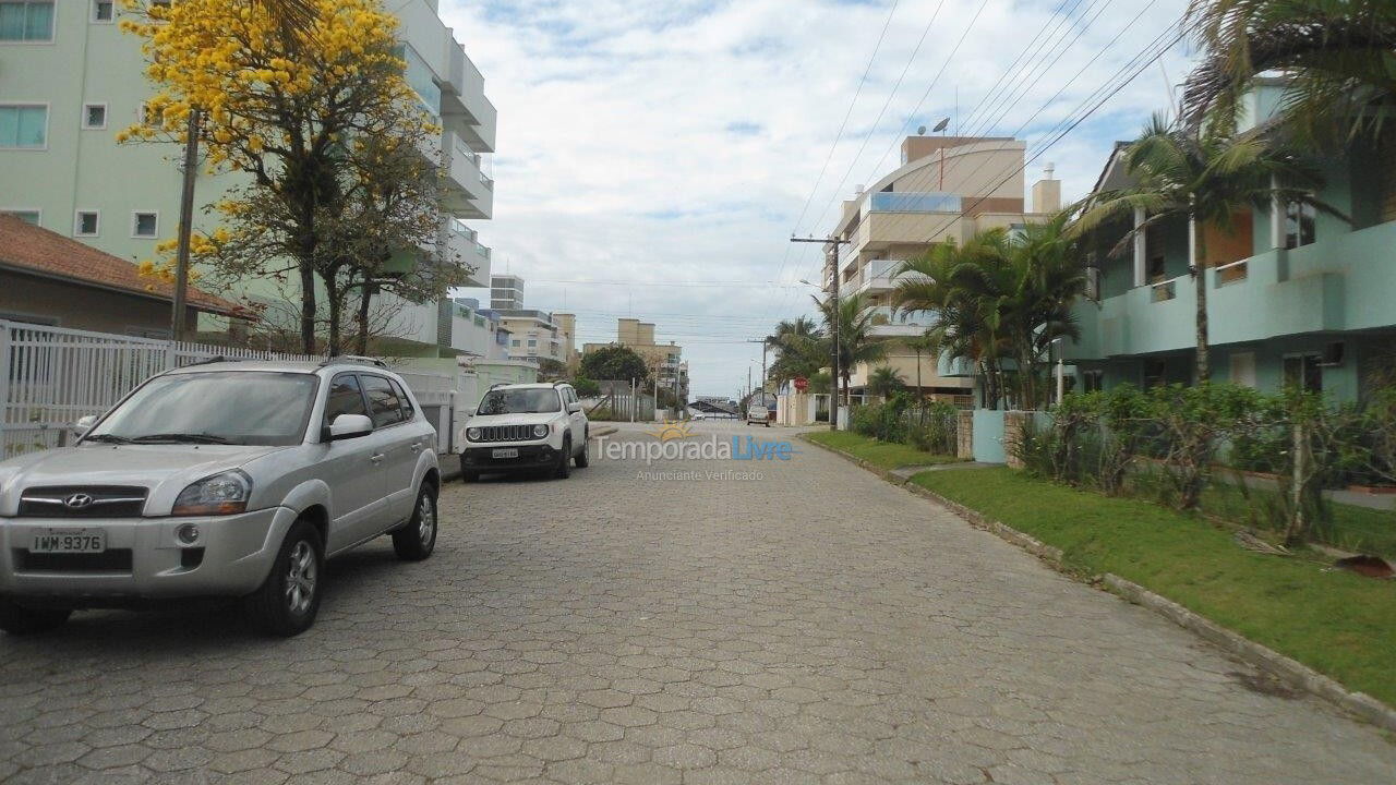 Apartamento para aluguel de temporada em Bombinhas (Praia de Bombas)