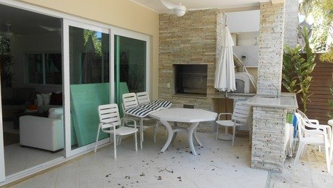 Tira-Frente-mar-4 suites- cond de cierre Reveillon $ 5.000 día