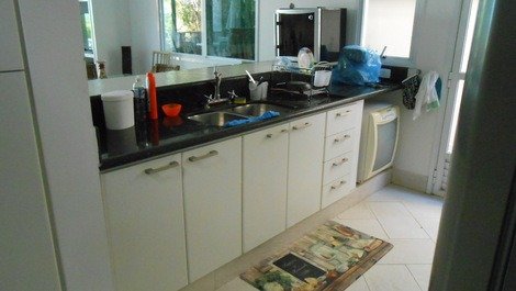 Toque T Pequeno-4 suites- Frente mar-cond fech diária R$5.000