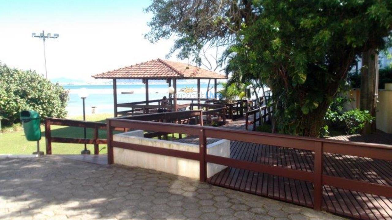 Apartamento para aluguel de temporada em Florianópolis (Ponta das Canas)