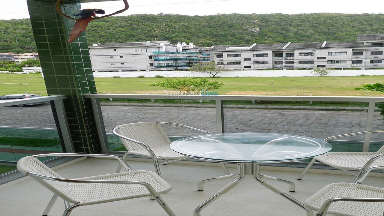 Apartment for vacation rental in Florianópolis (Praia Brava)