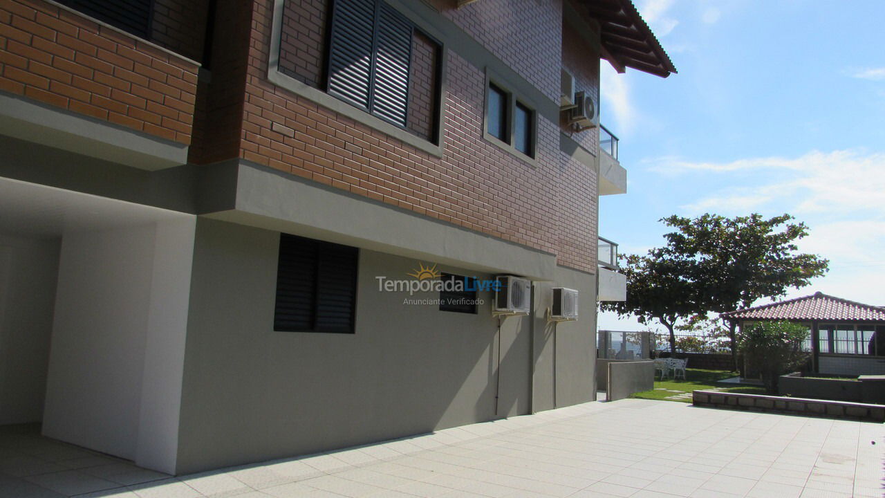 Apartamento para aluguel de temporada em Florianópolis (Lagoinha)