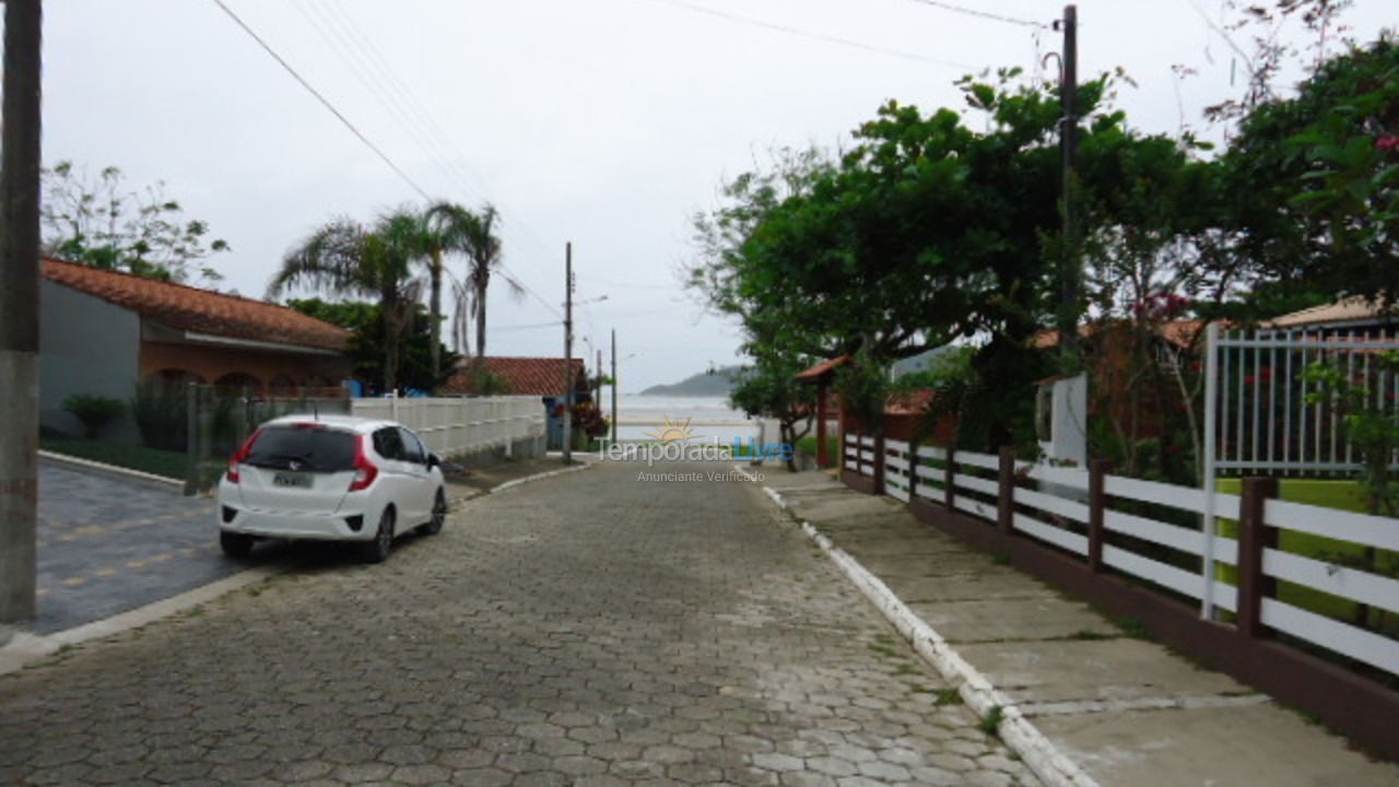 Casa para alquiler de vacaciones em São Francisco do Sul (Ubatuba)