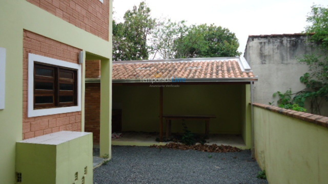 Casa para alquiler de vacaciones em São Francisco do Sul (Ubatuba)