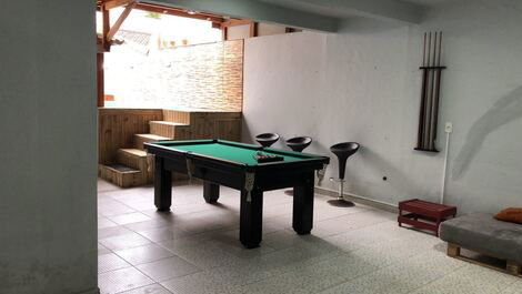HOUSE/CENTRO/17 or 21 PEOPLE/AIR/SWIMMING POOL/4 SPACES/BILLIARDS