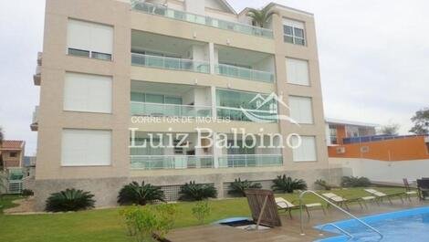 SEAFRONT APARTMENT WITH SWIMMING POOL!