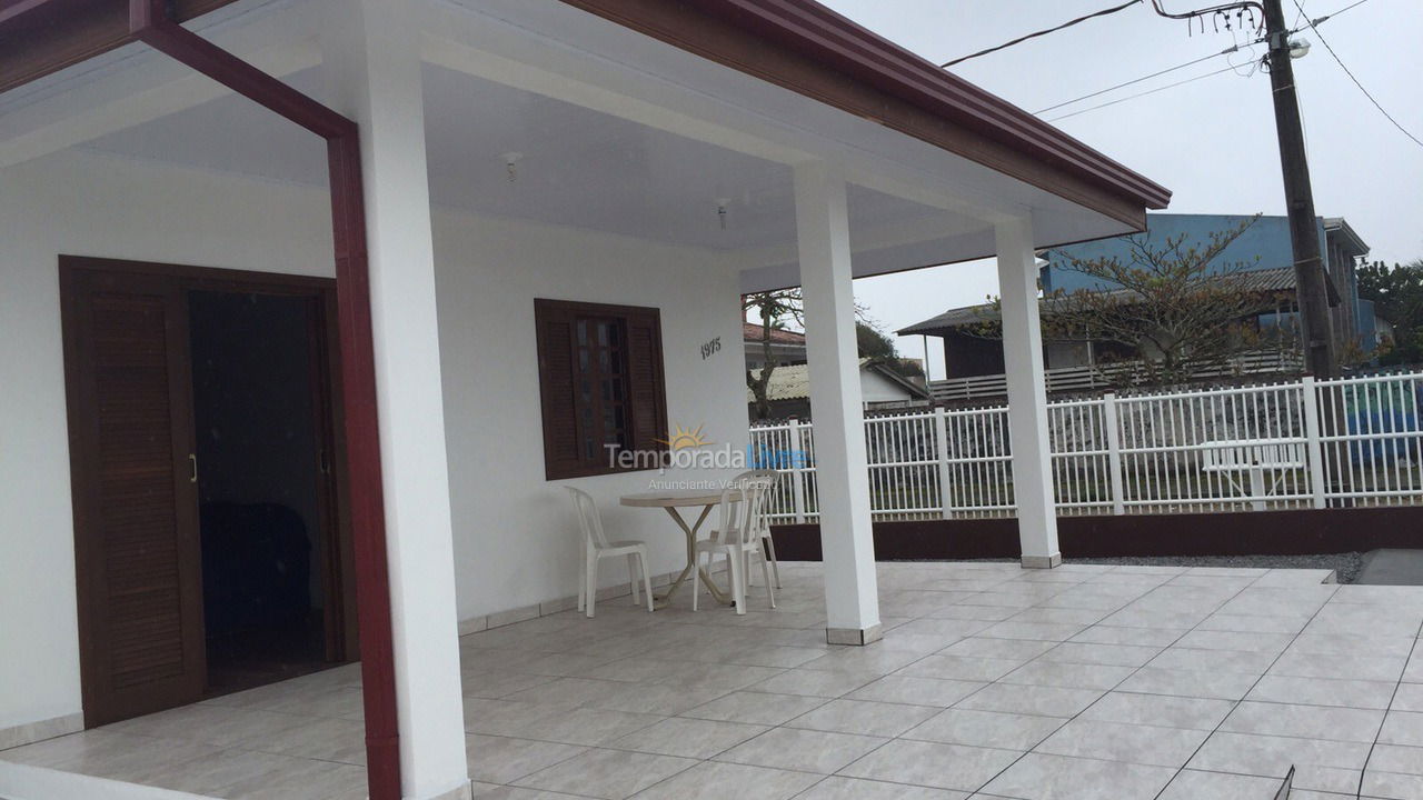 Casa para alquiler de vacaciones em Pontal do Paraná (Praia de Leste)