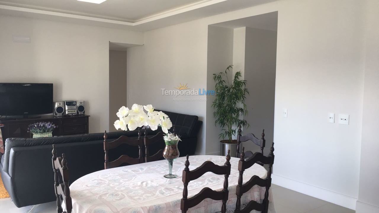 Apartamento para alquiler de vacaciones em Itapema (Meia Praia)