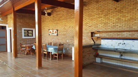 Beautiful house for season, from 10 to 20 people, at Praia da Lagoinha.