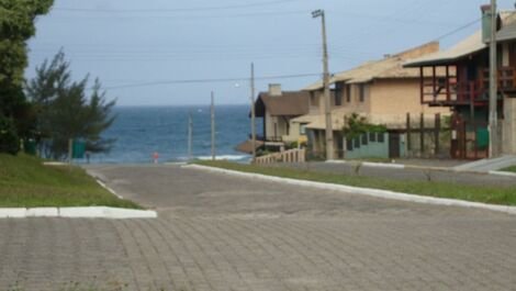 Excelente Casa 2 Suítes no Morrinhos, vista para o mar Ar Condicionado