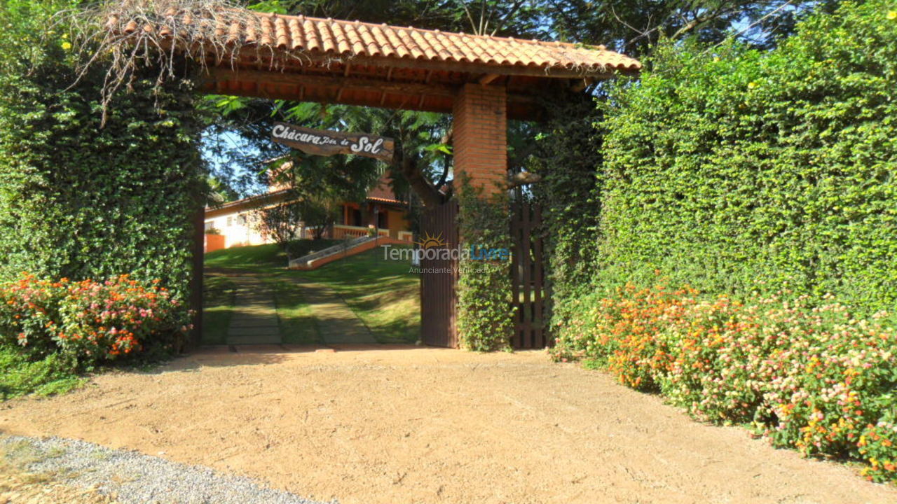 Granja para alquiler de vacaciones em Bragança Paulista (Chácara Por do Sol)