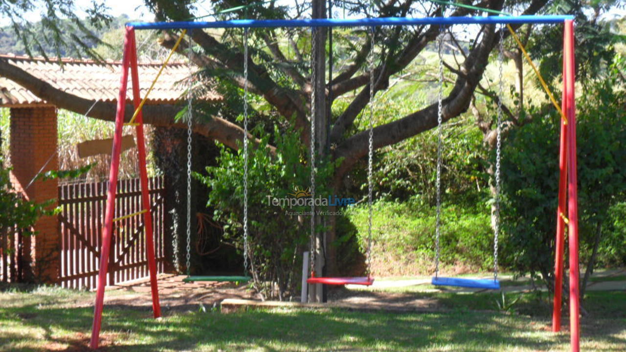 Granja para alquiler de vacaciones em Bragança Paulista (Chácara Por do Sol)