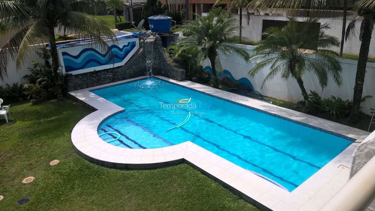 Casa para aluguel de temporada em Guarujá (Jardim Acapulco)