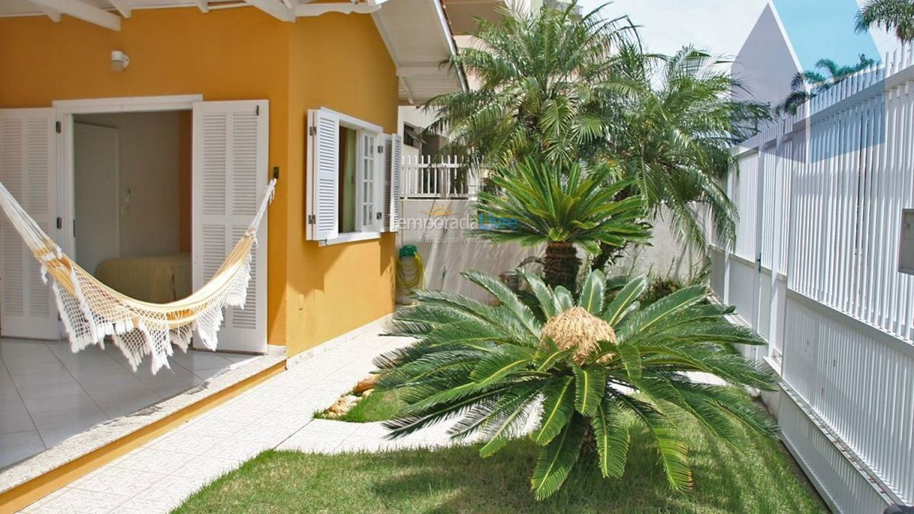 Casa para aluguel de temporada em Florianópolis (Cachoeira do Bom Jesus)