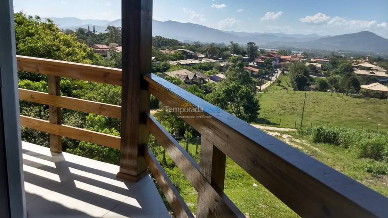 Casa para aluguel de temporada em Imbituba (Praia do Rosa)