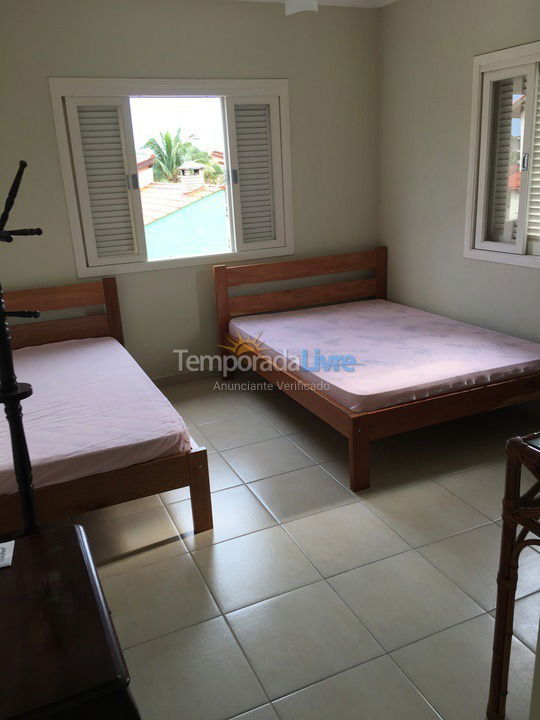 Casa para alquiler de vacaciones em Bertioga (Condominio Morada da Praia)