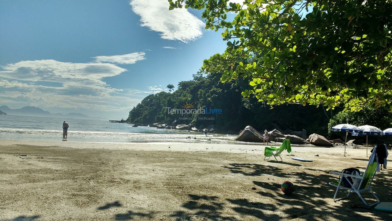 Apartamento para aluguel de temporada em Ubatuba (Praia das Toninhas)