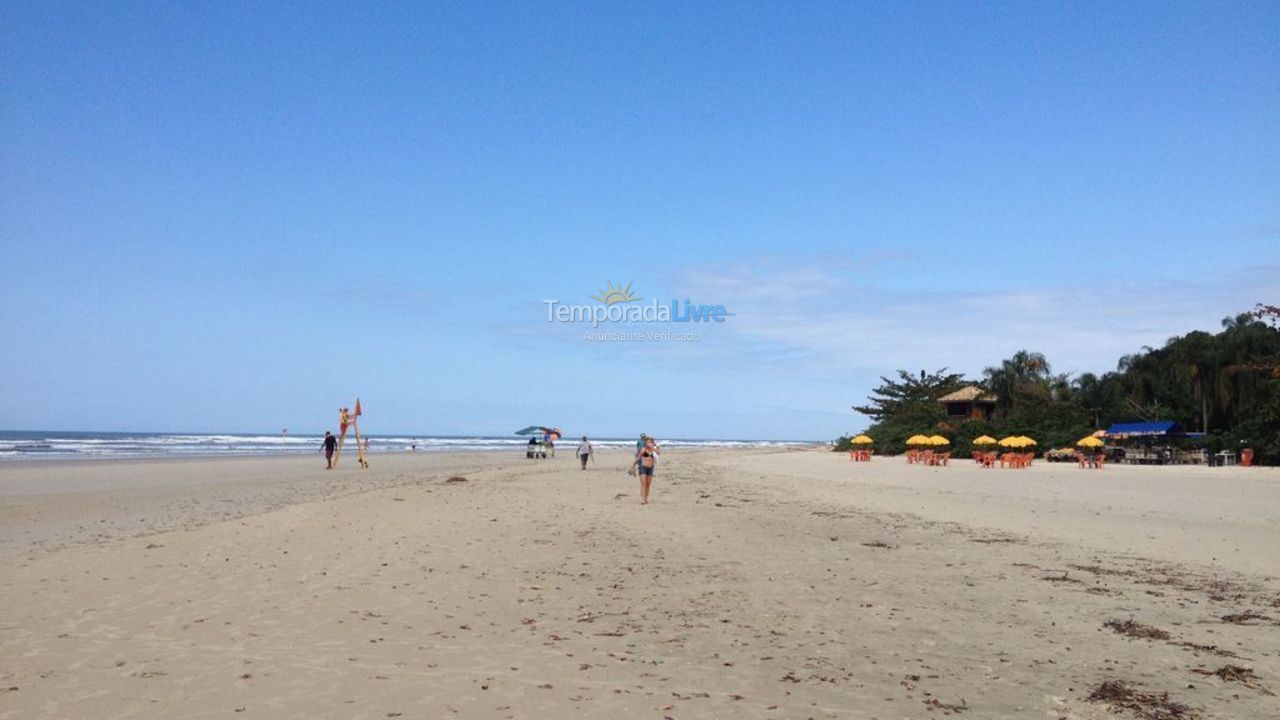 Casa para alquiler de vacaciones em Bertioga (Praia de Guaratuba)