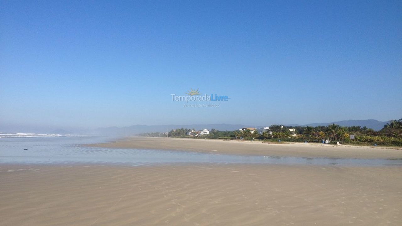 Casa para alquiler de vacaciones em Bertioga (Praia de Guaratuba)