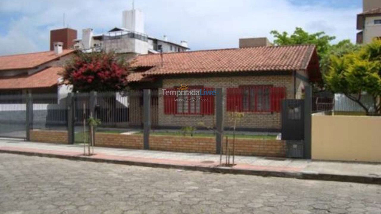 Casa para aluguel de temporada em Florianopolis (Praia dos Ingleses)