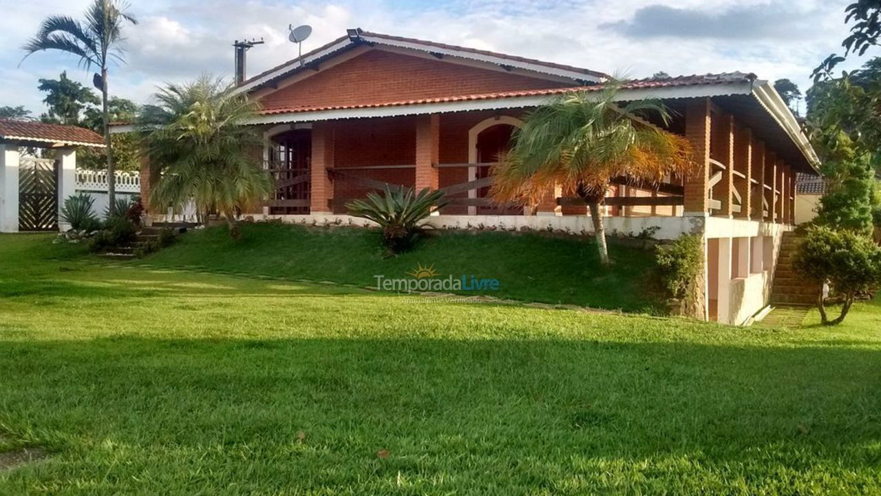 Granja para alquiler de vacaciones em Atibaia (Residencial Pararanga)