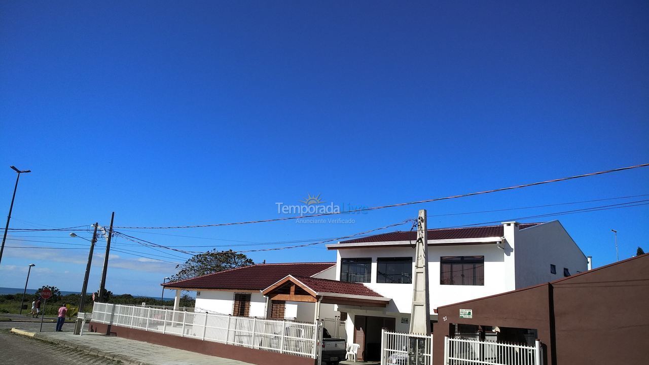 Casa para aluguel de temporada em Pontal do Paraná (Praia de Leste)