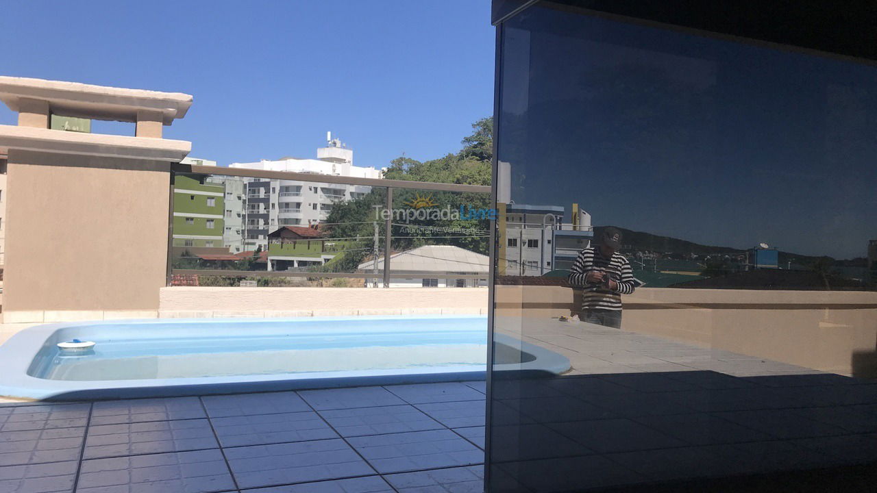 Apartment for vacation rental in Bombinhas (Praia de Bombinhas)