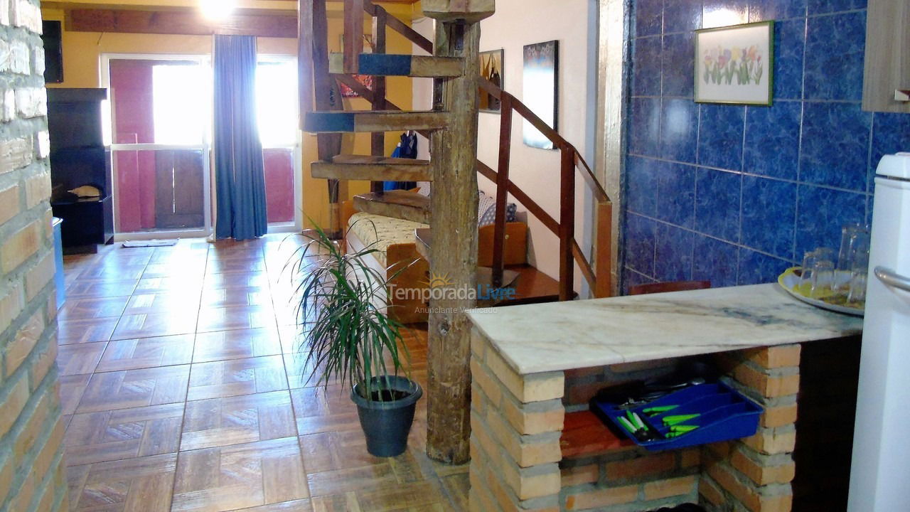 Apartamento para aluguel de temporada em Bombinhas (Praia de Quatro Ilhas)